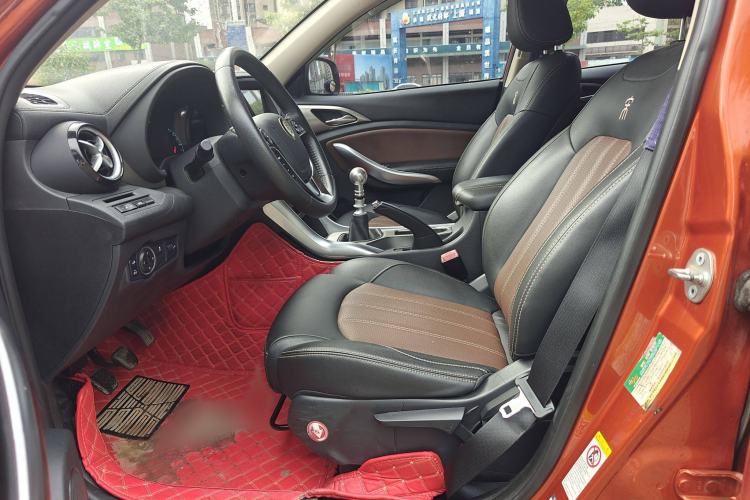 Used BYD Song 2017 Gaishi Upgrade Edition 1.5TI Manual Elite Model Interior 2
