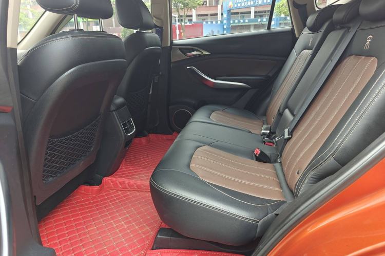 Used BYD Song 2017 Gaishi Upgrade Edition 1.5TI Manual Elite Model Interior 3