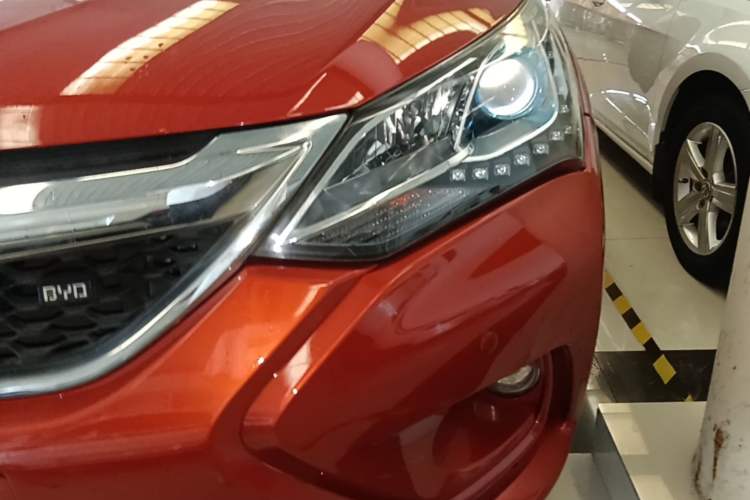Used BYD Song 2017 Gaishe Upgrade Edition 1.5TID Automatic Elite Model Left Front Headlight