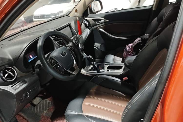 Used BYD Song 2017 Gaishe Upgrade Edition 1.5TID Automatic Elite Model Left Front Seat