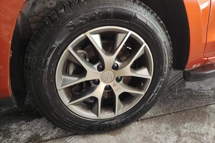 Used BYD Song 2017 Gaishi Upgrade Edition 1.5TI Manual Elite Model Left Front Wheel Hub