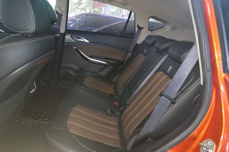 Used BYD Song 2017 Gaishe Upgrade Edition 1.5TID Automatic Elite Model Left Rear Seat