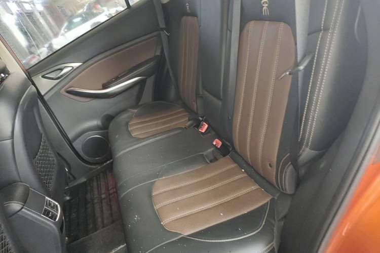 Used BYD Song 2017 Gaishi Upgrade Edition 1.5TI Manual Elite Model Left Rear Seat