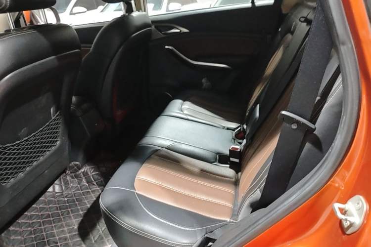 Used BYD Song 2017 Gaishe Upgrade Edition 1.5TID Automatic Elite Model Left Rear Seat