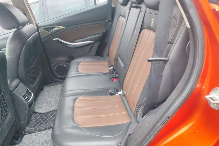 Used BYD Song 2017 Gaishi Upgrade Edition 1.5TI Manual Elite Model Left Rear Seat