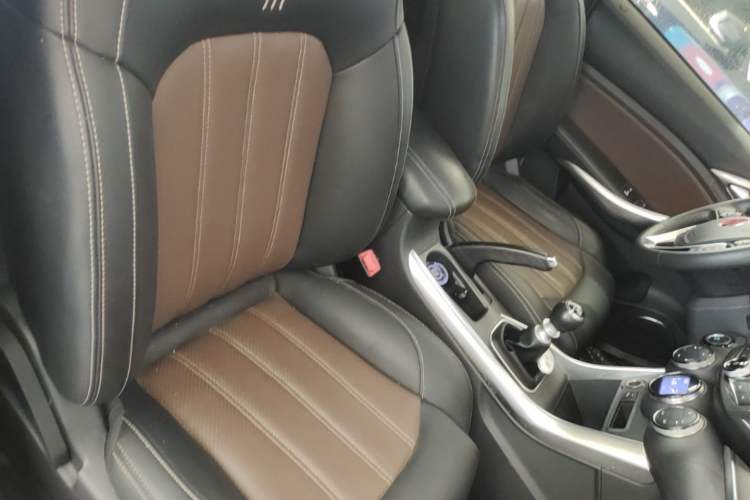 Used BYD Song 2017 Gaishi Upgrade Edition 1.5TI Manual Elite Model Right Front Seat