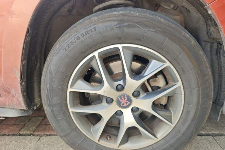 Used BYD Song 2017 Gaishi Upgrade Edition 1.5TI Manual Elite Model Right Front Wheel Hub
