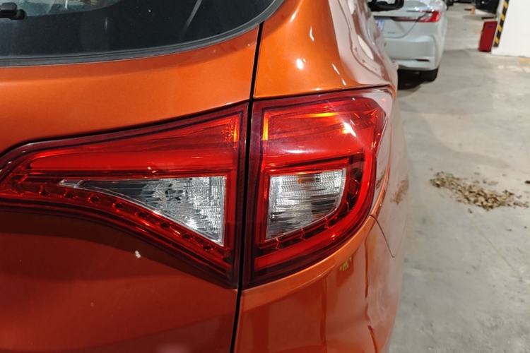 Used BYD Song 2017 Gaishe Upgrade Edition 1.5TID Automatic Elite Model Right Rear Taillight