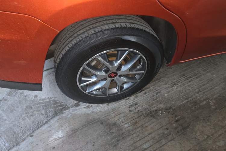 Used BYD Song 2017 Gaishe Upgrade Edition 1.5TID Automatic Elite Model Right Rear Wheel Hub