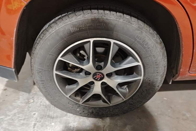 Used BYD Song 2017 Gaishe Upgrade Edition 1.5TID Automatic Elite Model Right Rear Wheel Hub