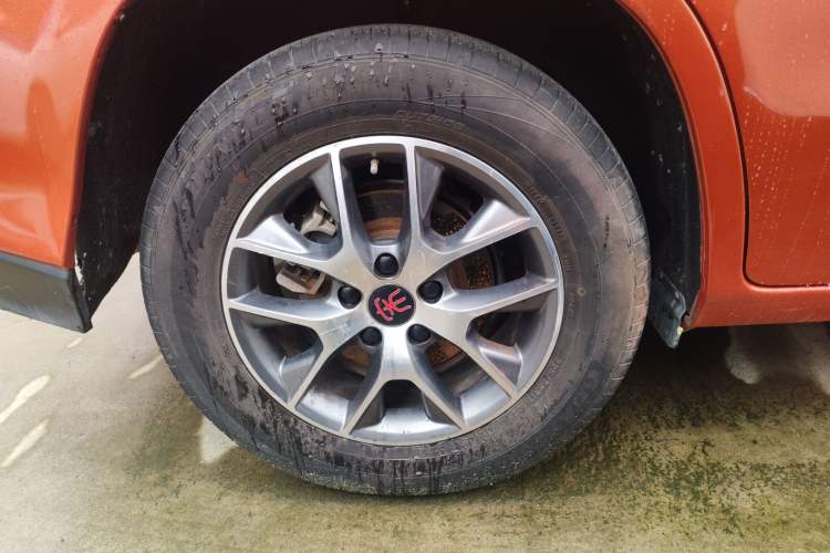 Used BYD Song 2017 Gaishi Upgrade Edition 1.5TI Manual Elite Model Right Rear Wheel Hub