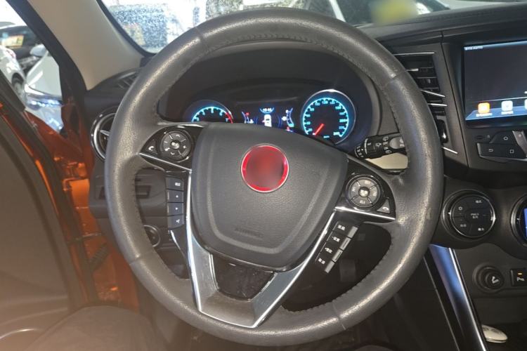 Used BYD Song 2017 Gaishe Upgrade Edition 1.5TID Automatic Elite Model Steering Wheel