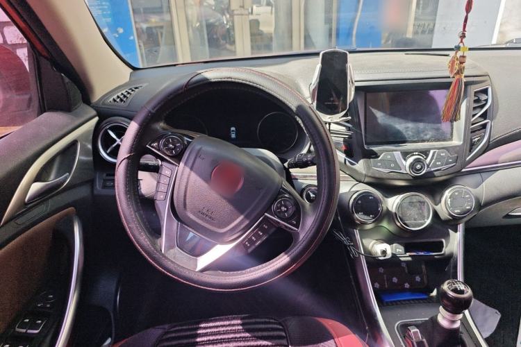 Used BYD Song 2017 Gaishi Upgrade Edition 1.5TI Manual Elite Model Steering Wheel