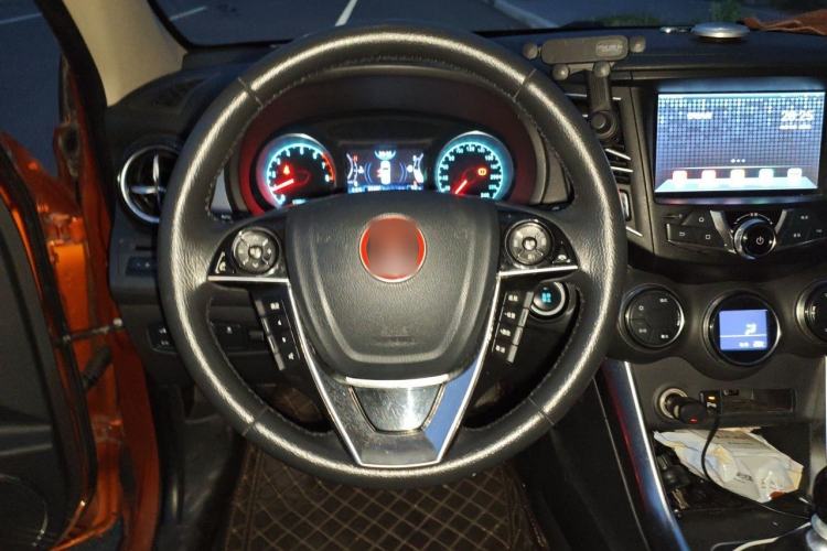 Used BYD Song 2017 Gaishi Upgrade Edition 1.5TI Manual Elite Model Steering Wheel