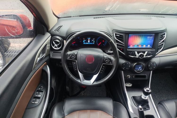 Used BYD Song 2017 Gaishi Upgrade Edition 1.5TI Manual Elite Model Steering Wheel