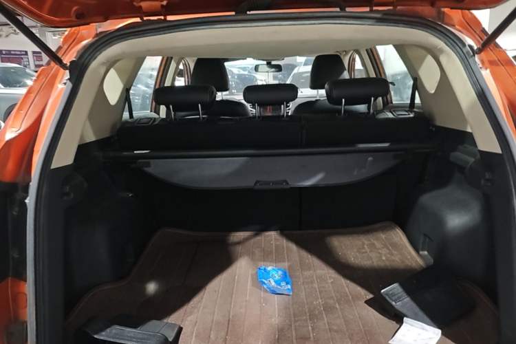 Used BYD Song 2017 Gaishe Upgrade Edition 1.5TID Automatic Elite Model Trunk