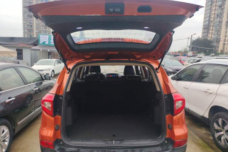 Used BYD Song 2017 Gaishi Upgrade Edition 1.5TI Manual Elite Model Trunk