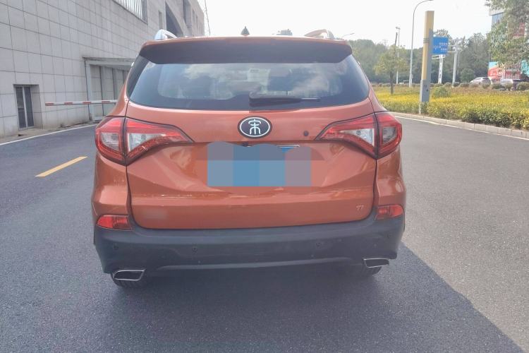 Used BYD Song 2017 Gaishi Upgrade Edition 1.5TI Manual Elite Model Exterior 6