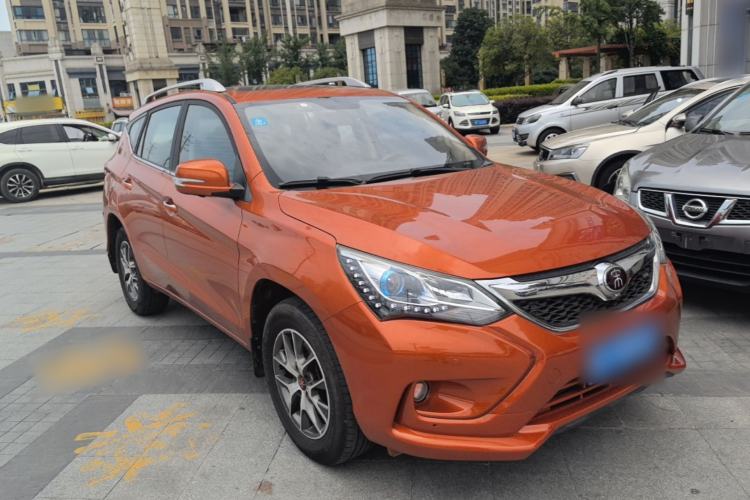 Used BYD Song 2017 Gaishi Upgrade Edition 1.5TI Manual Elite Model Front Right 45 Deg