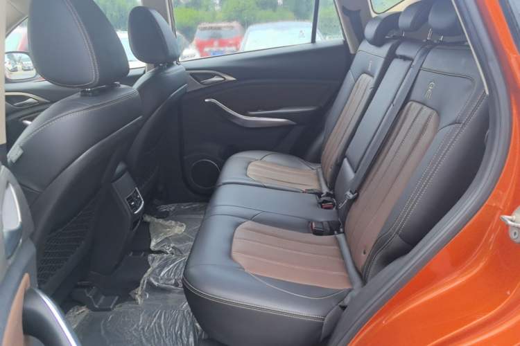 Used BYD Song 2017 Gaishi Upgrade Edition 1.5TI Manual Elite Model Left Rear Seat