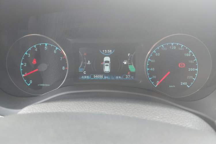Used BYD Song 2017 Gaishi Upgrade Edition 1.5TI Manual Elite Model Odometer Close Up