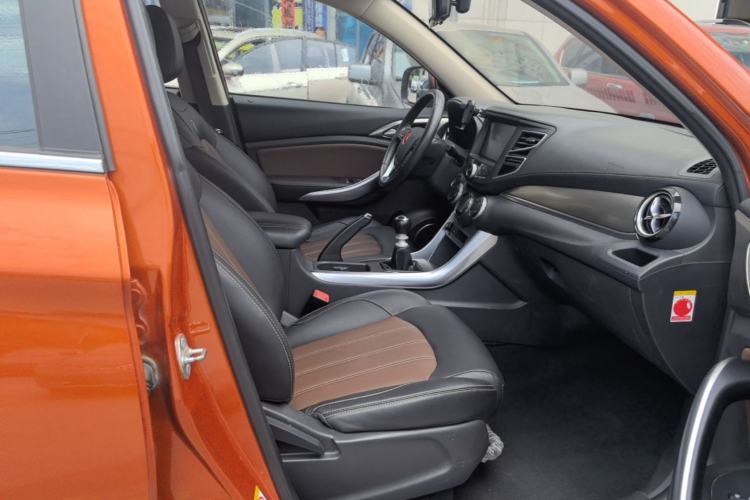 Used BYD Song 2017 Gaishi Upgrade Edition 1.5TI Manual Elite Model Right Front Seat