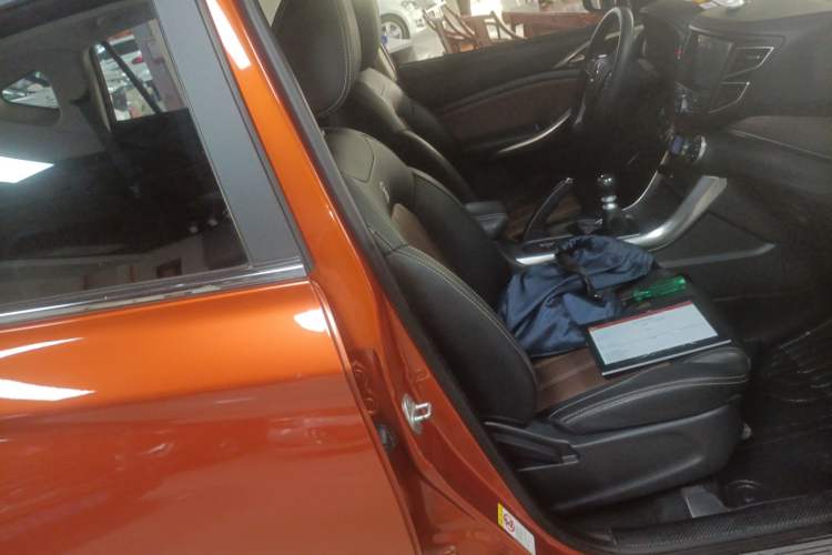Used BYD Song 2017 Gaishi Upgrade Edition 1.5TI Manual Elite Model Right Front Seat
