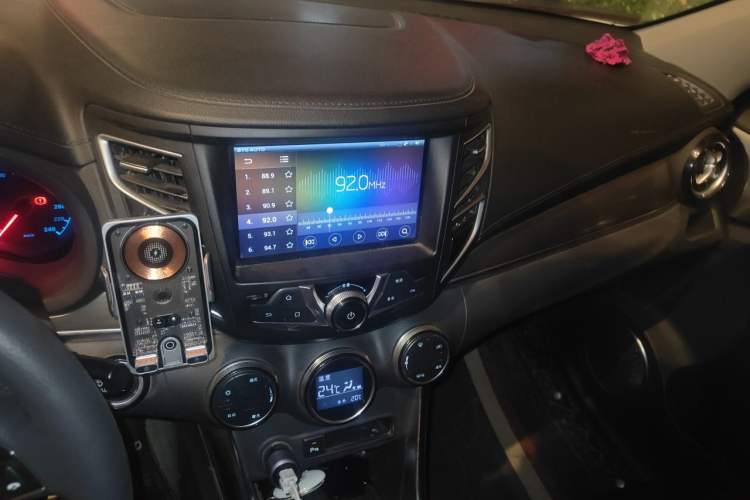 Used BYD Song 2017 Gaishi Upgrade Edition 1.5TI Manual Elite Model Audio And AC Panel
