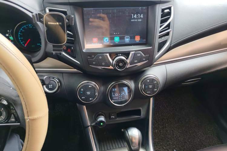 Used BYD Song 2017 Gaishe Upgrade Edition 1.5TID Automatic Elite Model Audio And AC Panel