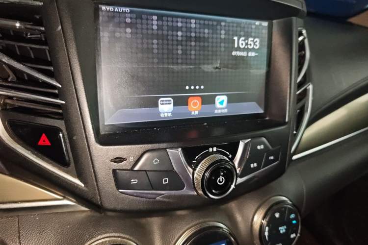 Used BYD Song 2017 Gaishe Upgrade Edition 1.5TID Automatic Elite Model Audio And AC Panel