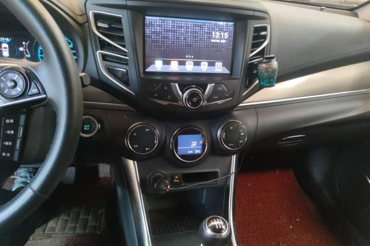 Used BYD Song 2017 Gaishi Upgrade Edition 1.5TI Manual Elite Model Audio And AC Panel