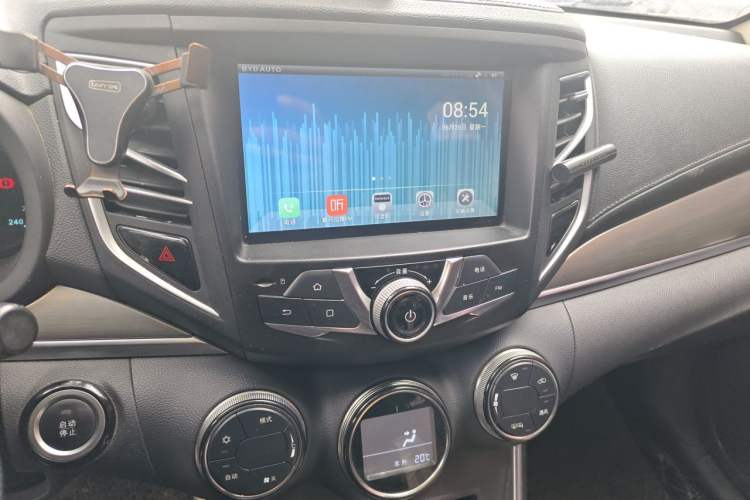 Used BYD Song 2017 Gaishi Upgrade Edition 1.5TI Manual Elite Model Audio And AC Panel