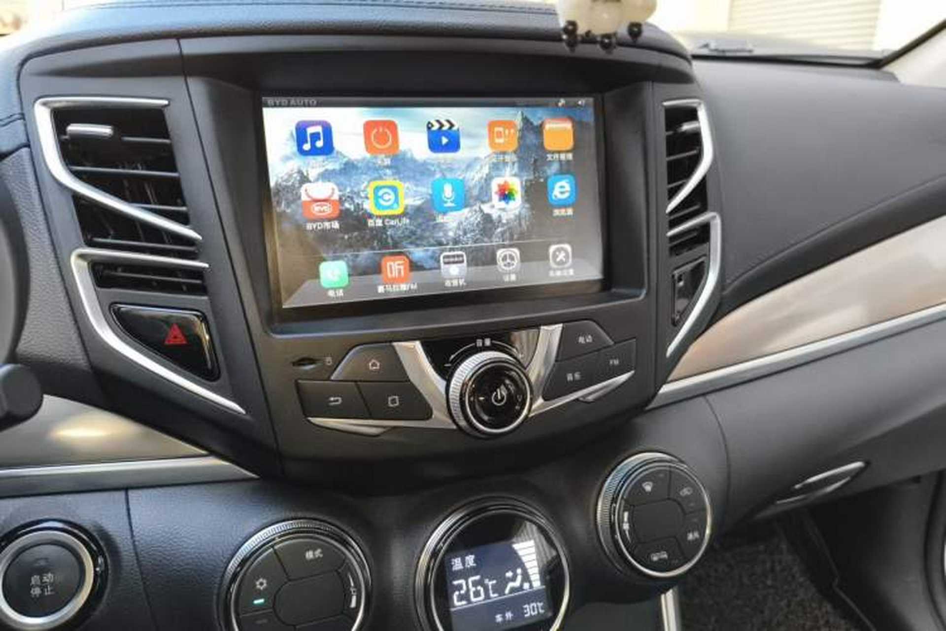 Used BYD Song 2017 Gaishi Upgrade Edition 1.5TI Manual Elite Model Audio And AC Panel