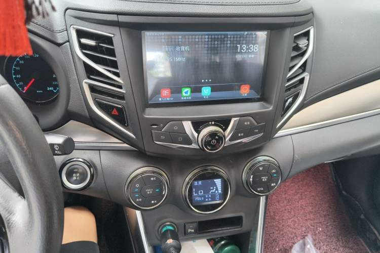 Used BYD Song 2017 Gaishe Upgrade Edition 1.5TID Automatic Elite Model Audio And AC Panel
