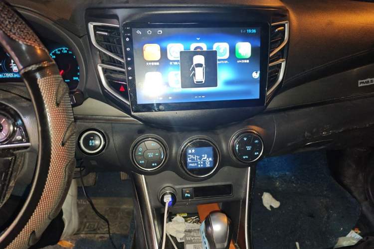 Used BYD Song 2017 Gaishe Upgrade Edition 1.5TID Automatic Elite Model Audio And AC Panel