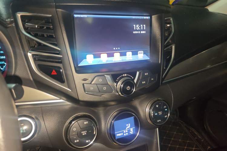 Used BYD Song 2017 Gaishe Upgrade Edition 1.5TID Automatic Elite Model Audio And AC Panel