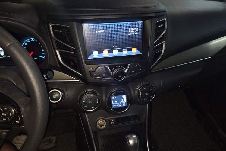Used BYD Song 2017 Gaishe Upgrade Edition 1.5TID Automatic Elite Model Audio And AC Panel