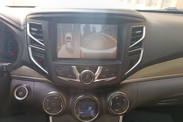 Used BYD Song 2017 Gaishe Upgrade Edition 1.5TID Automatic Elite Model Audio And AC Panel