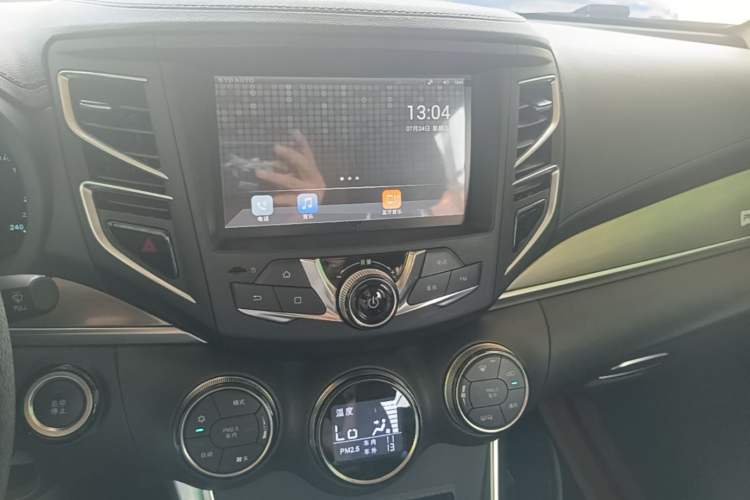 Used BYD Song 2017 Gaishe Upgrade Edition 1.5TID Automatic Elite Model Audio And AC Panel