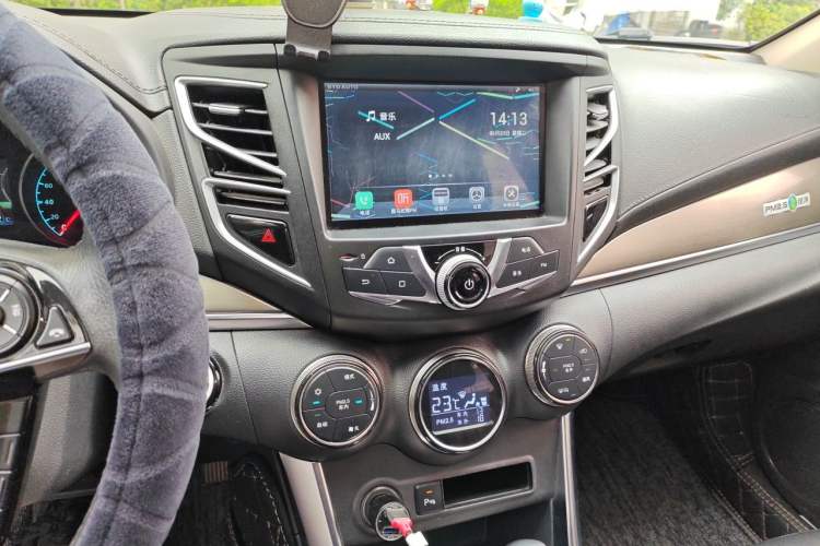 Used BYD Song 2017 Gaishe Upgrade Edition 1.5TID Automatic Elite Model Audio And AC Panel