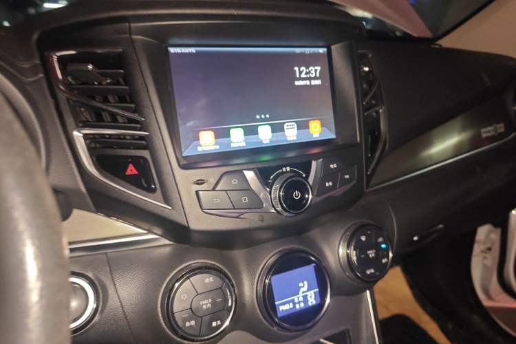 Used BYD Song 2017 Gaishi Upgrade Edition 1.5TID Automatic Luxury Model Audio And AC Panel