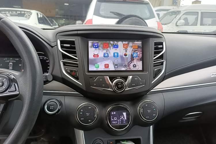 Used BYD Song 2017 Gaishe Upgrade Edition 1.5TID Automatic Elite Model Audio And AC Panel