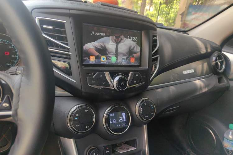Used BYD Song 2017 Gaishi Upgrade Edition 1.5TI Manual Elite Model Audio And AC Panel