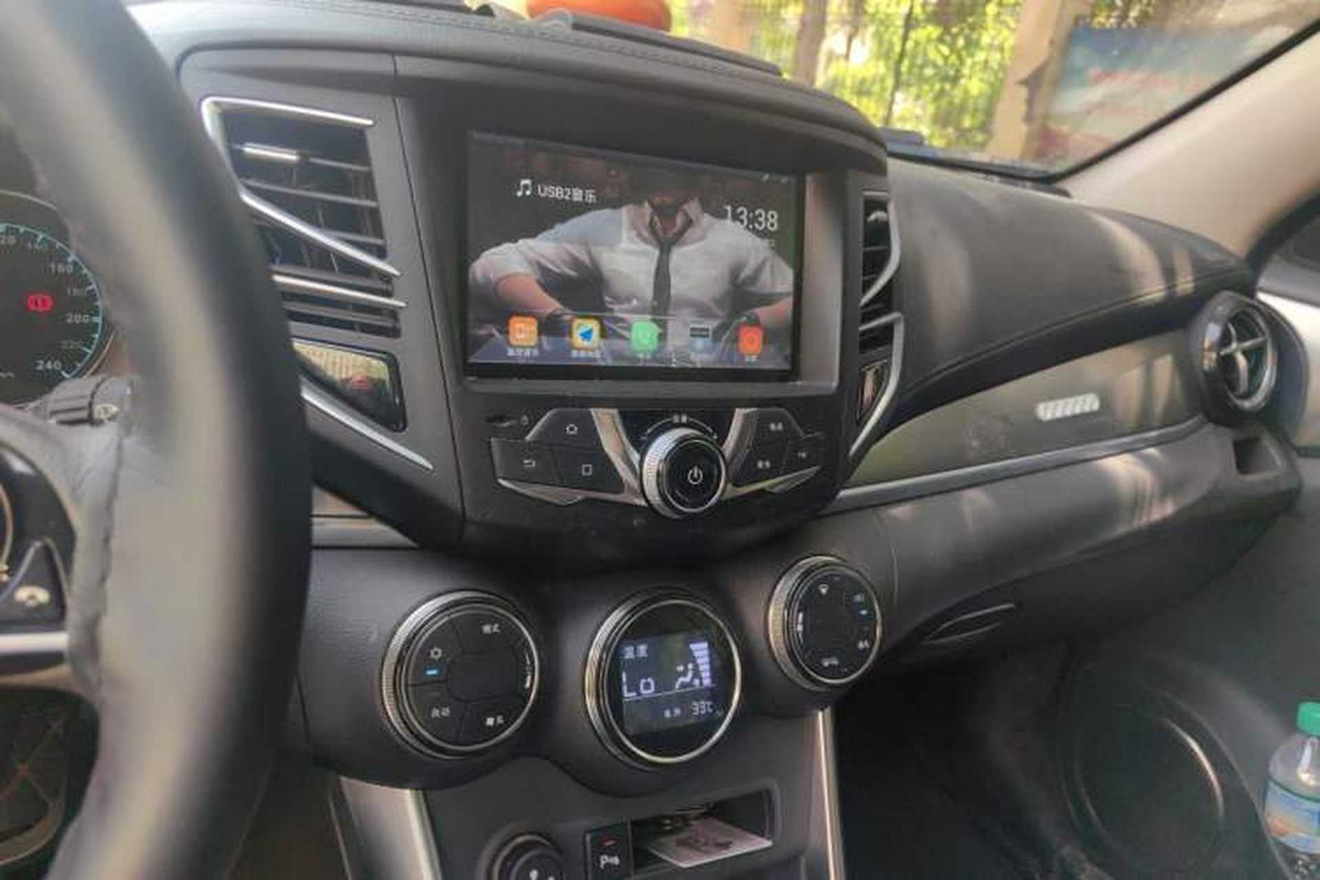Used BYD Song 2017 Gaishi Upgrade Edition 1.5TI Manual Elite Model Audio And AC Panel