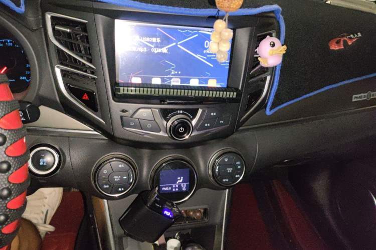 Used BYD Song 2017 Gaishi Upgrade Edition 1.5TID Automatic Luxury Model Audio And AC Panel