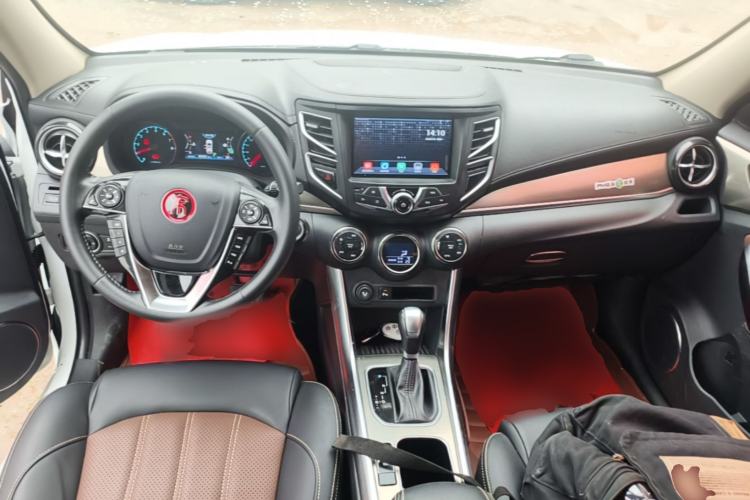 Used BYD Song 2017 Gaishe Upgrade Edition 1.5TID Automatic Elite Model Center Console