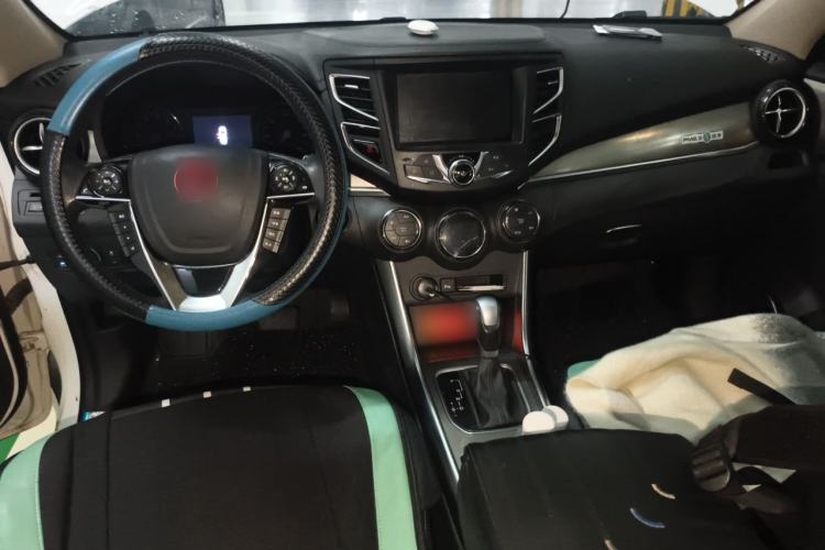 Used BYD Song 2017 Gaishe Upgrade Edition 1.5TID Automatic Elite Model Center Console