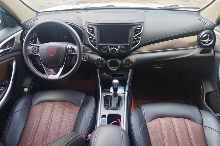 Used BYD Song 2017 Gaishe Upgrade Edition 1.5TID Automatic Elite Model Center Console