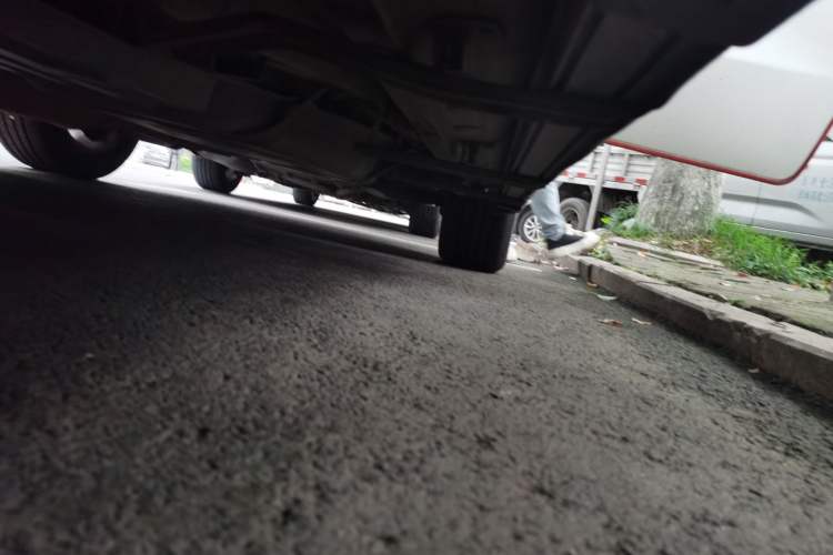 Used BYD Song 2017 Gaishe Upgrade Edition 1.5TID Automatic Elite Model Chassis Front Left