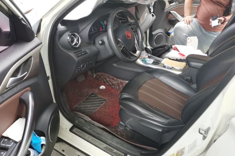 Used BYD Song 2017 Gaishe Upgrade Edition 1.5TID Automatic Elite Model Driver Seat